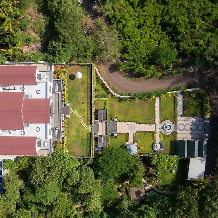 Bellevue Palace By Stayvista - Lavish Abode With A Pool, Landscaped Lawn, Gazebo & Adventure Activities Nashik Zewnętrze zdjęcie