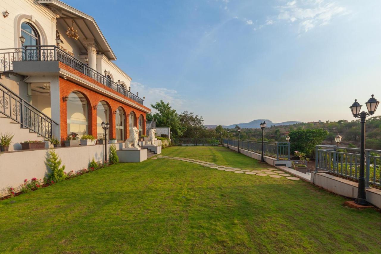 Bellevue Palace By Stayvista - Lavish Abode With A Pool, Landscaped Lawn, Gazebo & Adventure Activities Nashik Zewnętrze zdjęcie