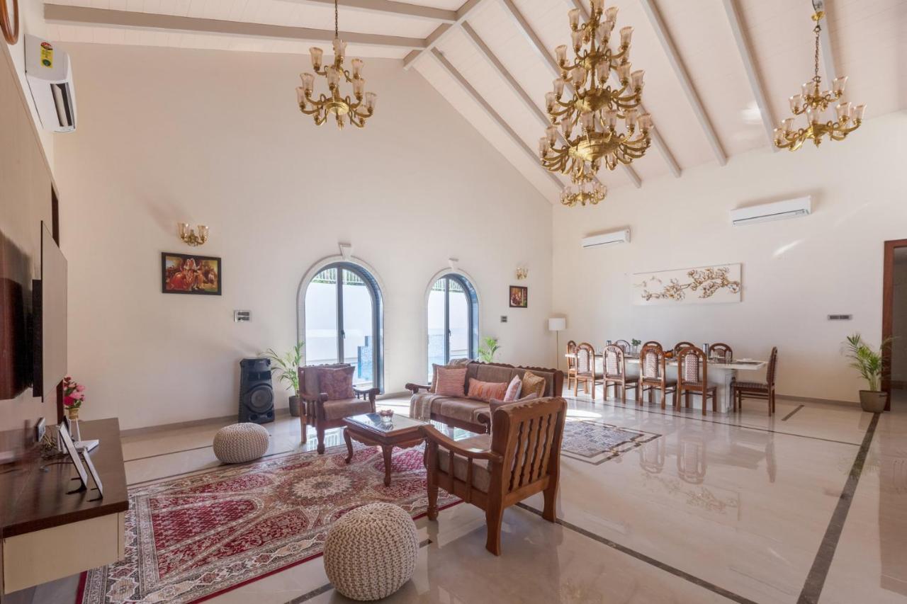 Bellevue Palace By Stayvista - Lavish Abode With A Pool, Landscaped Lawn, Gazebo & Adventure Activities Nashik Zewnętrze zdjęcie