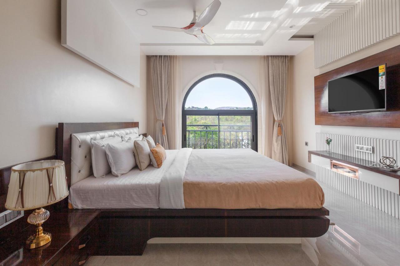 Bellevue Palace By Stayvista - Lavish Abode With A Pool, Landscaped Lawn, Gazebo & Adventure Activities Nashik Zewnętrze zdjęcie