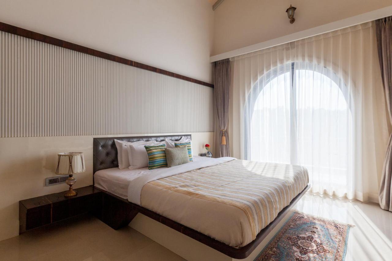 Bellevue Palace By Stayvista - Lavish Abode With A Pool, Landscaped Lawn, Gazebo & Adventure Activities Nashik Zewnętrze zdjęcie