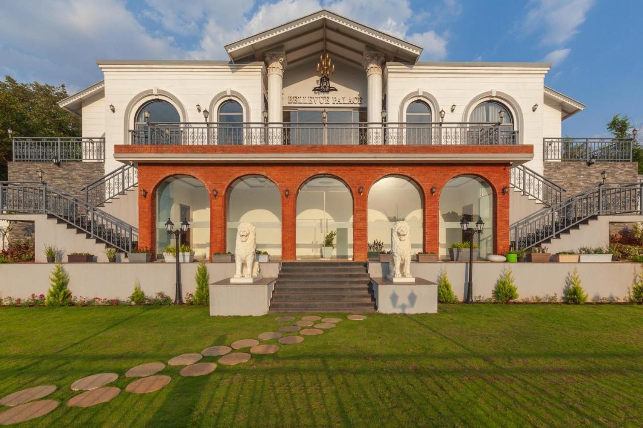 Bellevue Palace By Stayvista - Lavish Abode With A Pool, Landscaped Lawn, Gazebo & Adventure Activities Nashik Zewnętrze zdjęcie