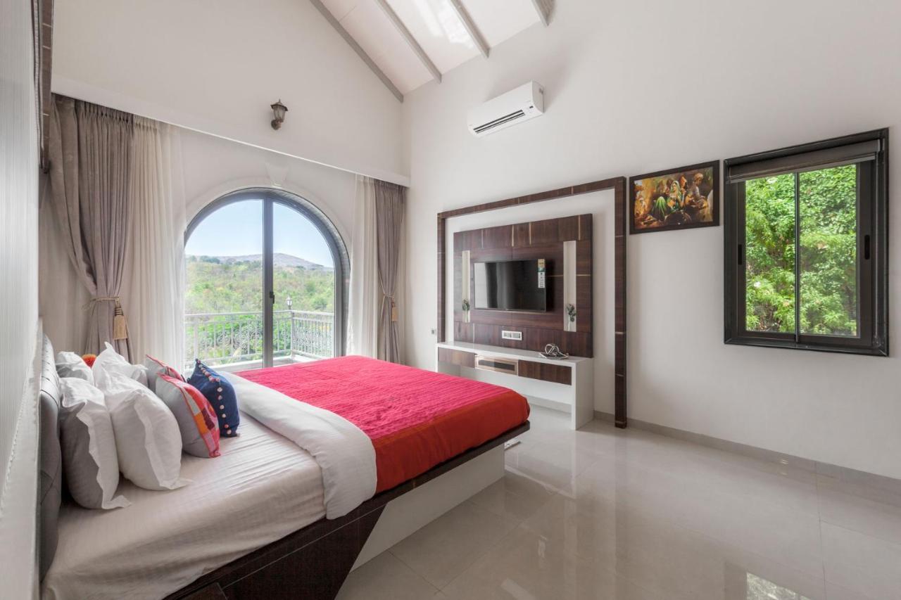 Bellevue Palace By Stayvista - Lavish Abode With A Pool, Landscaped Lawn, Gazebo & Adventure Activities Nashik Zewnętrze zdjęcie